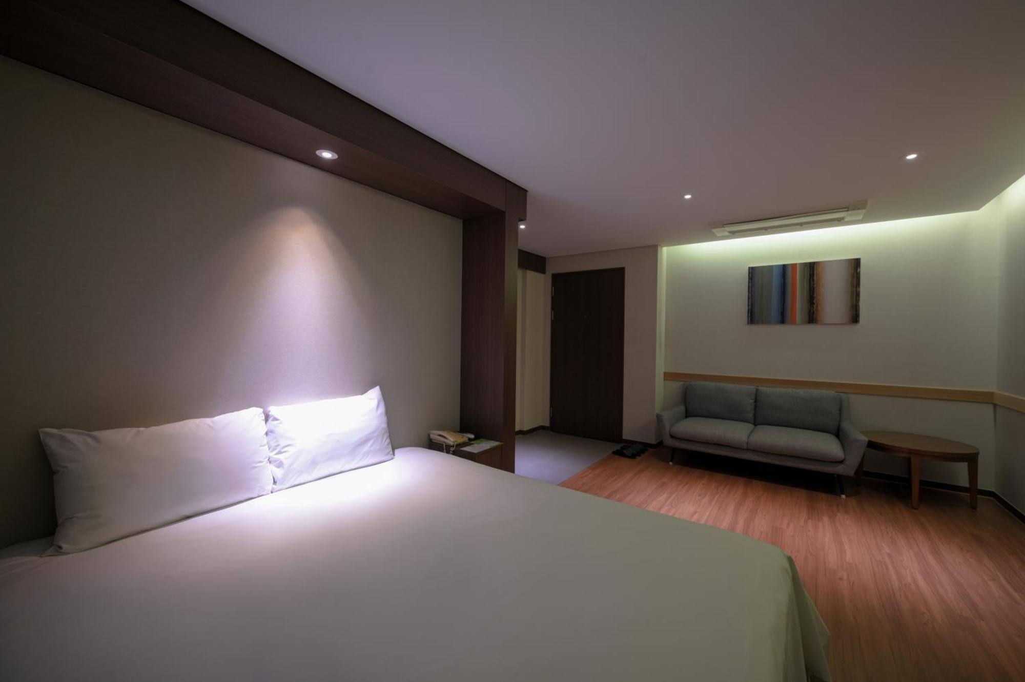 Astar Hotel Jeju Eksteriør billede