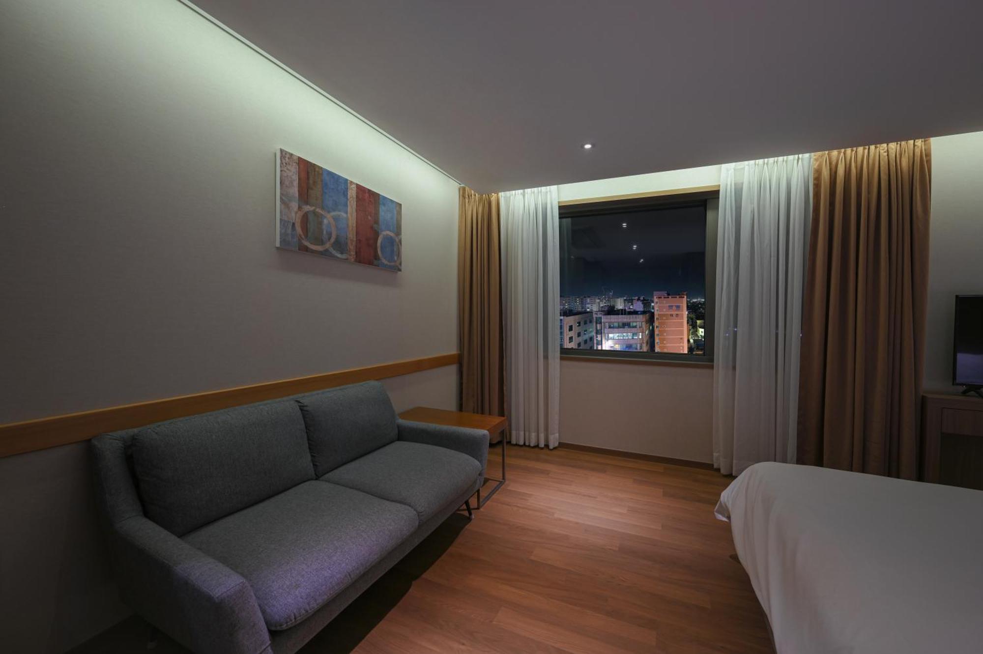 Astar Hotel Jeju Eksteriør billede