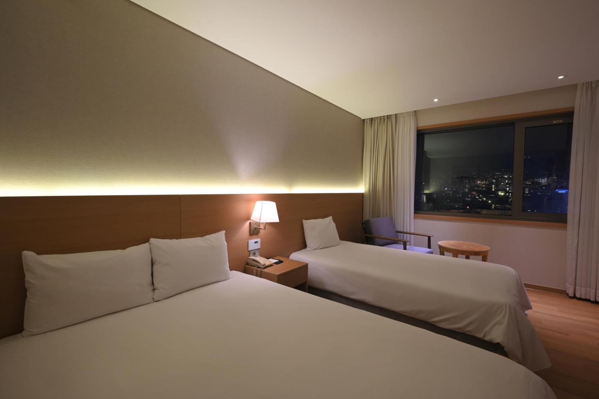 Astar Hotel Jeju Eksteriør billede