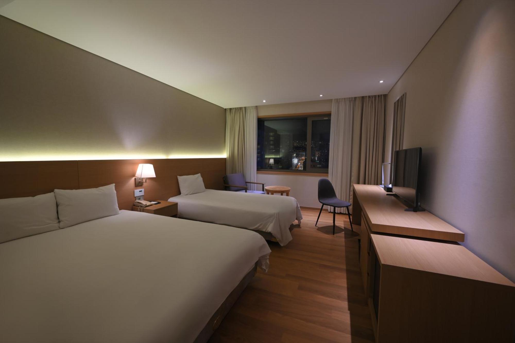 Astar Hotel Jeju Eksteriør billede