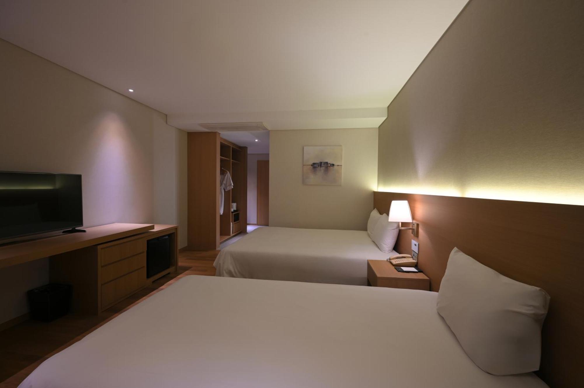Astar Hotel Jeju Eksteriør billede