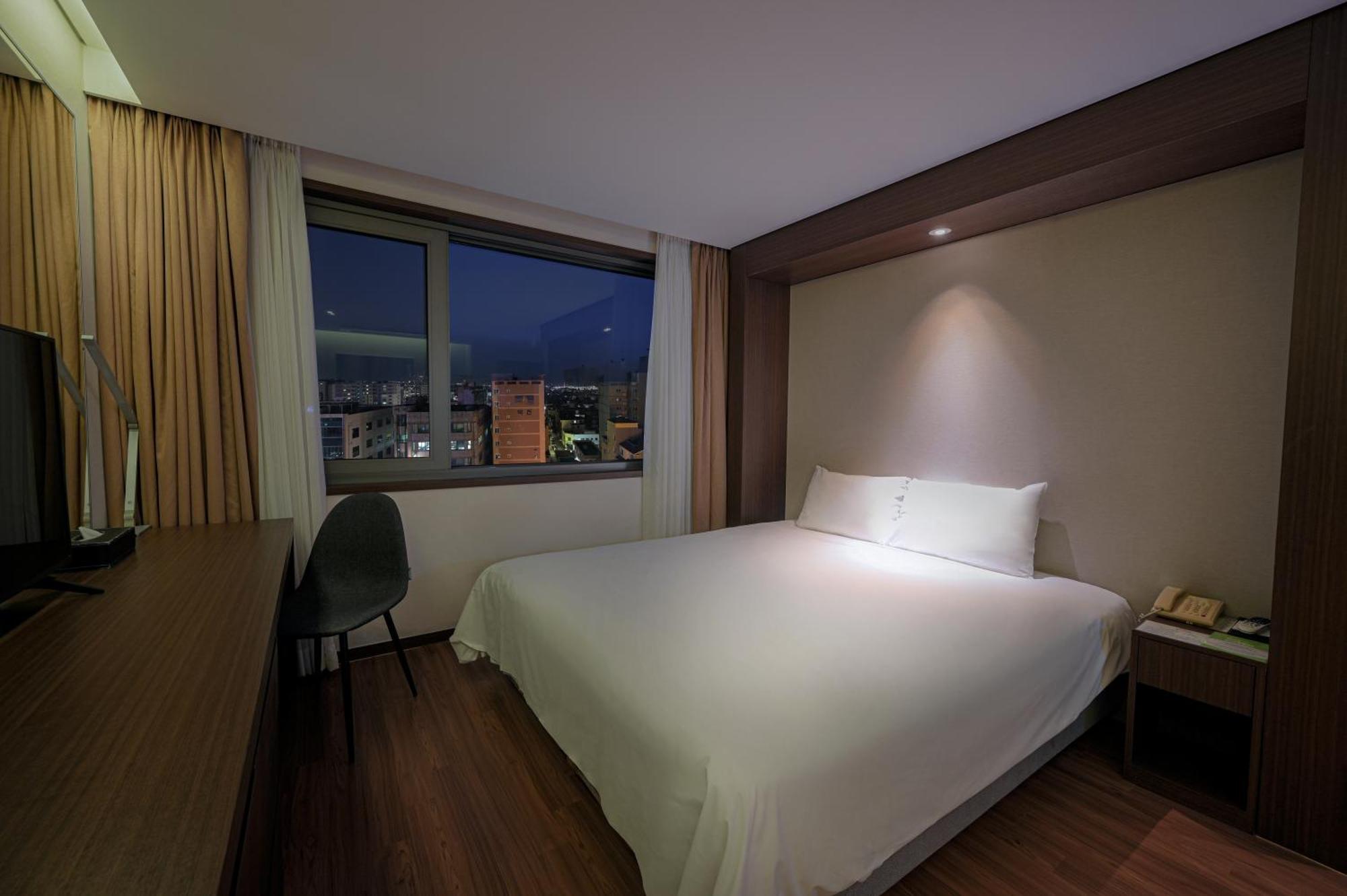 Astar Hotel Jeju Eksteriør billede