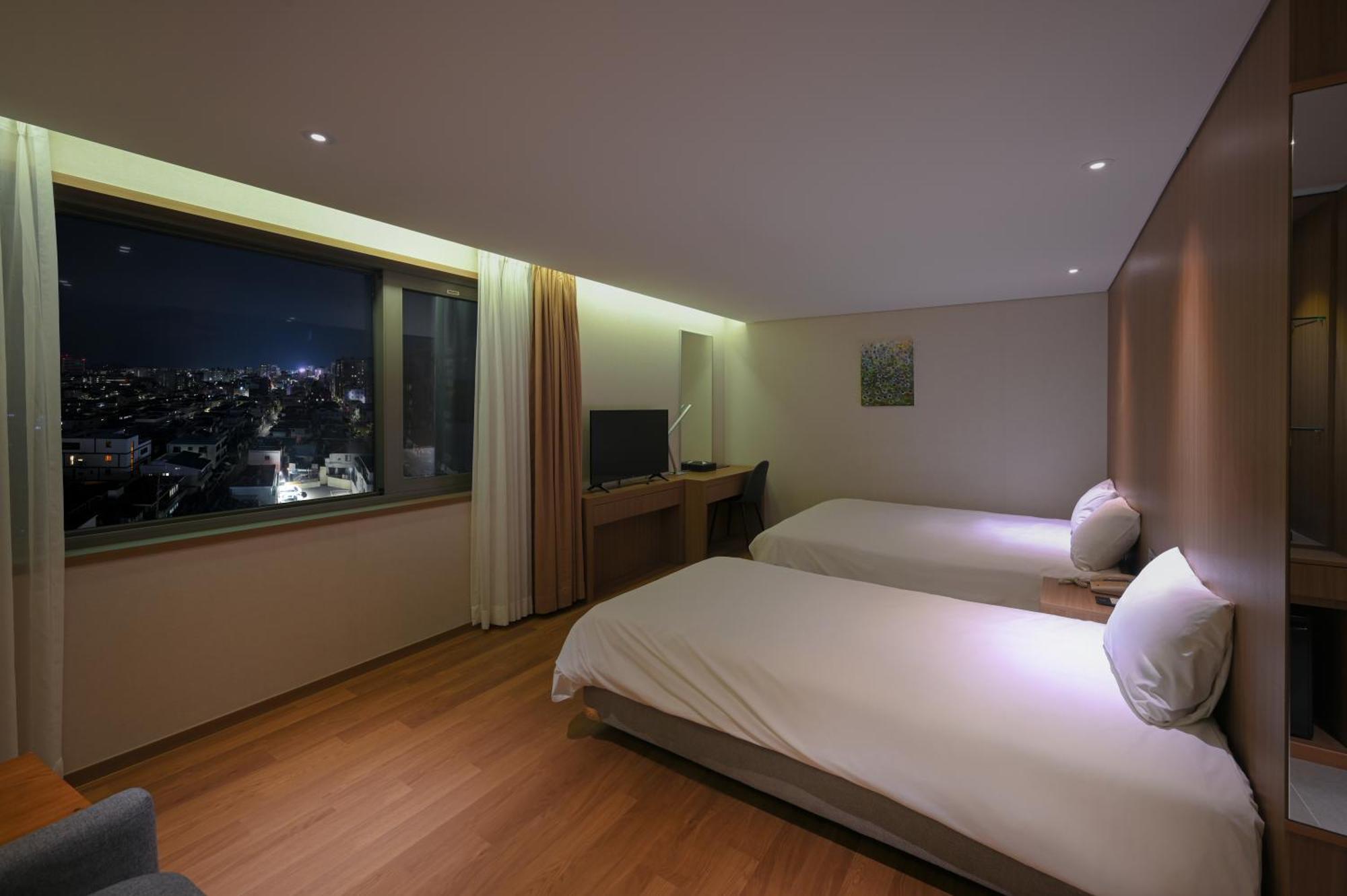 Astar Hotel Jeju Eksteriør billede