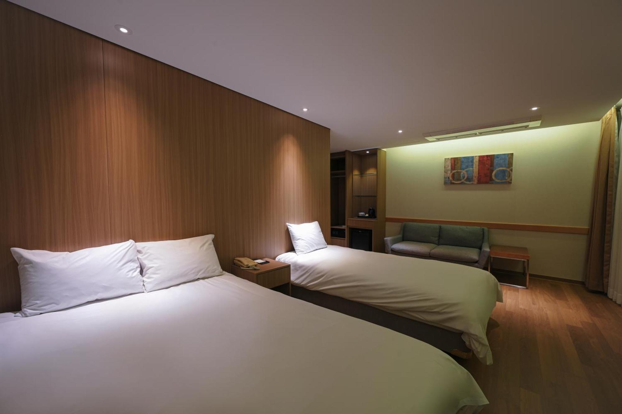 Astar Hotel Jeju Eksteriør billede