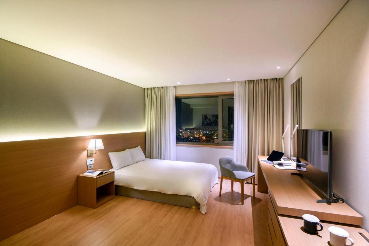 Astar Hotel Jeju Eksteriør billede